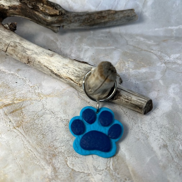 Paw Print Keychain - Picture 3 of 3